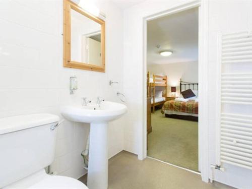 The Farmers Arms Saint Merryn Room photo